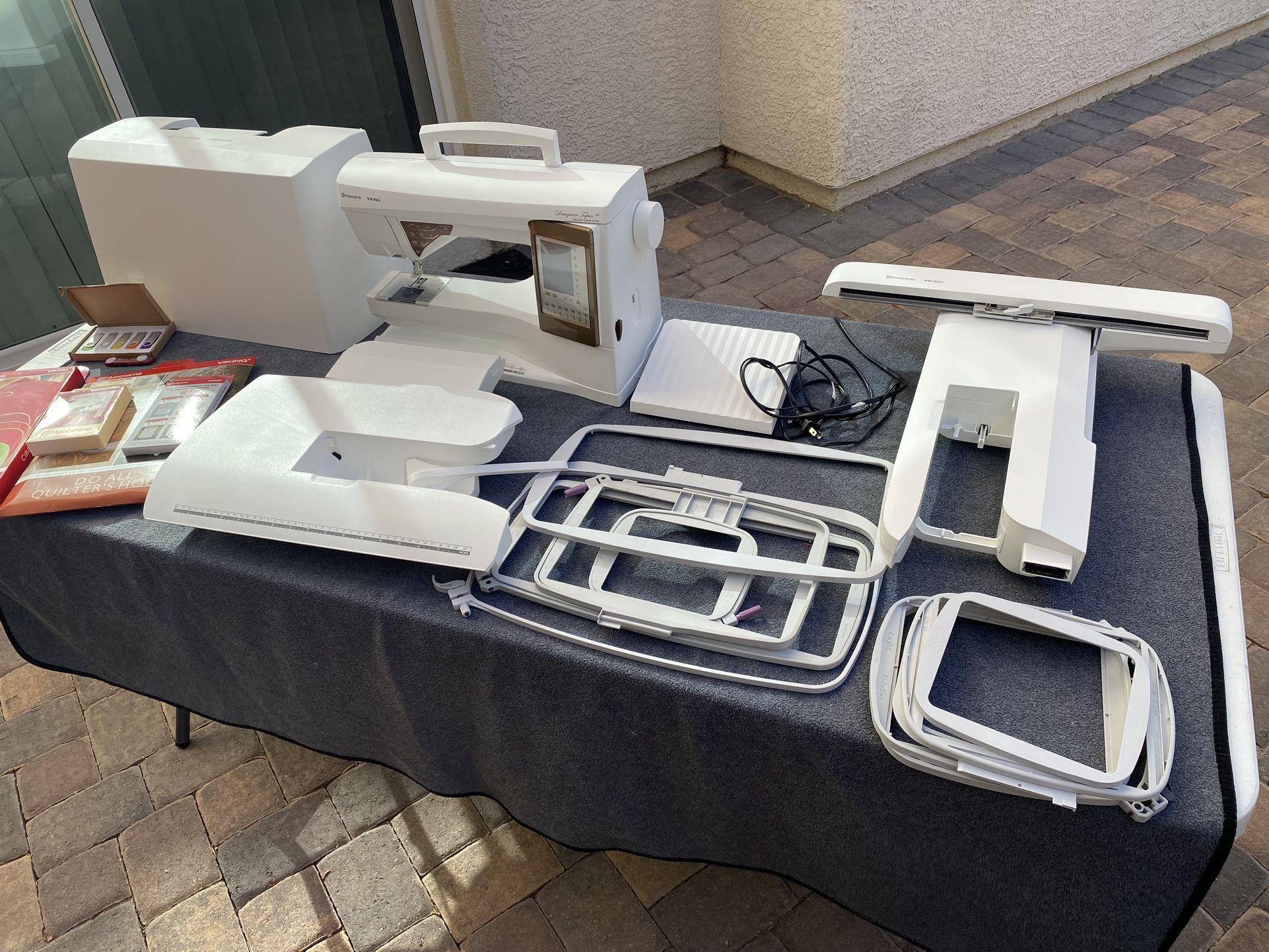 Husqvarna Topaz 50 Sewing and Embroidery Machine