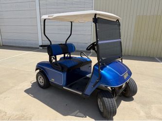 EZ GO golf cart 2005 36V (6-6V deep cycle)