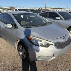 2005 Kia Forte 