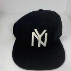 New York Yankees snapback hats 🧢 35$ each