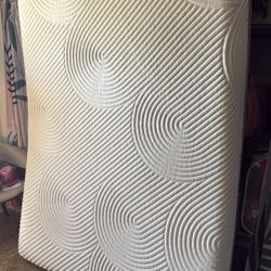 Queen Sized Tempur-pedic Mattress 