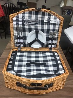 Brand new picnic for two
