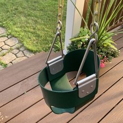 Full Bucket Swing With Chain