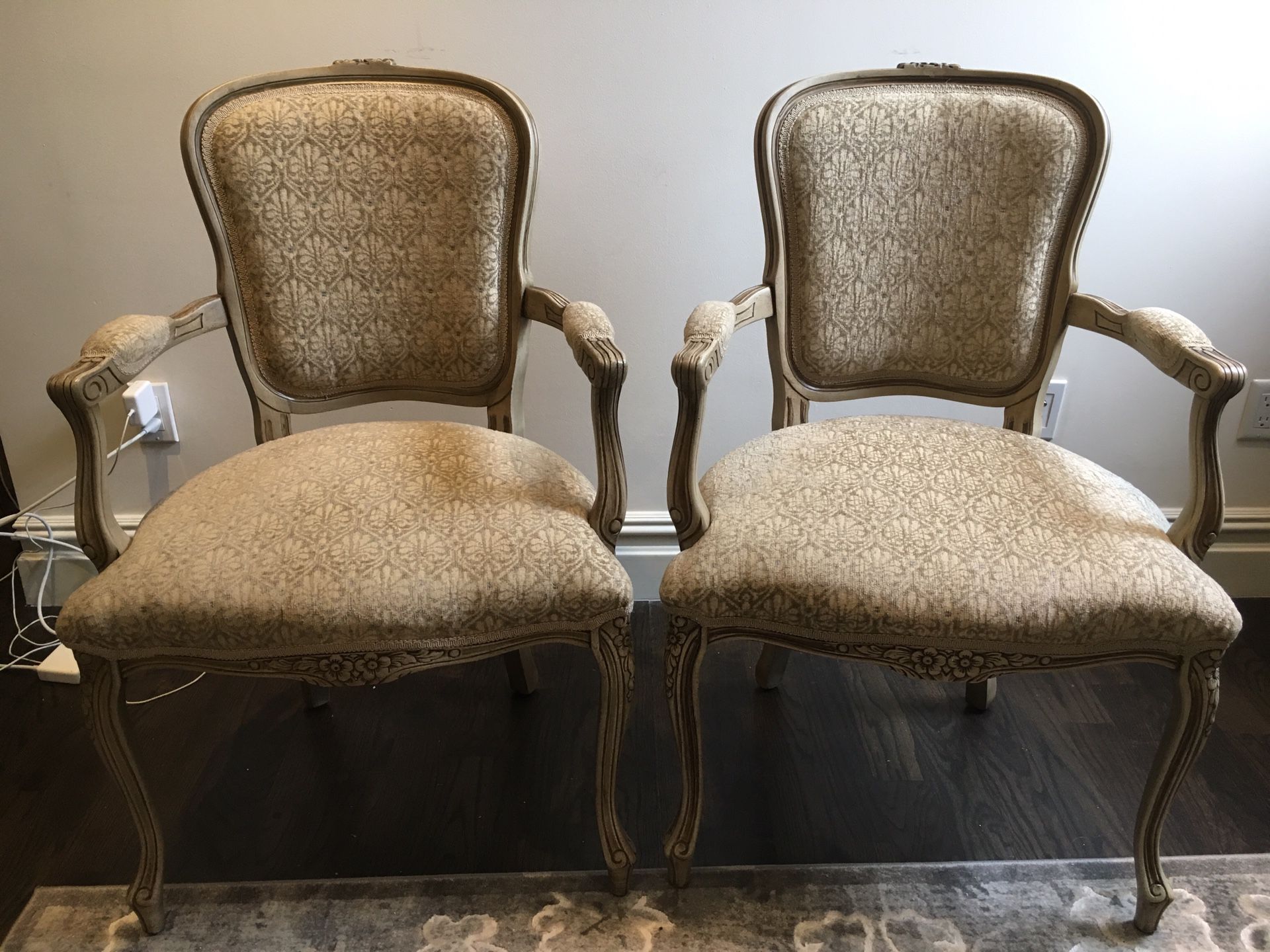 2 wooden antique armchairs with upholstery in great condition