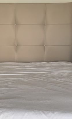 Bed frame For Queen bed. Easy To Assemble