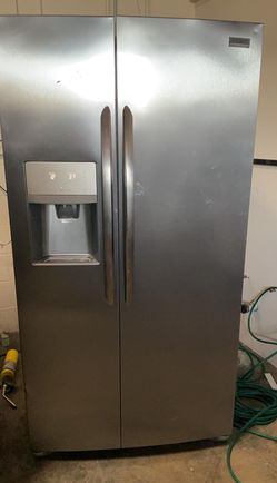 Frigidaire Side By Side Stainless Steel Refrigerator Fridge
