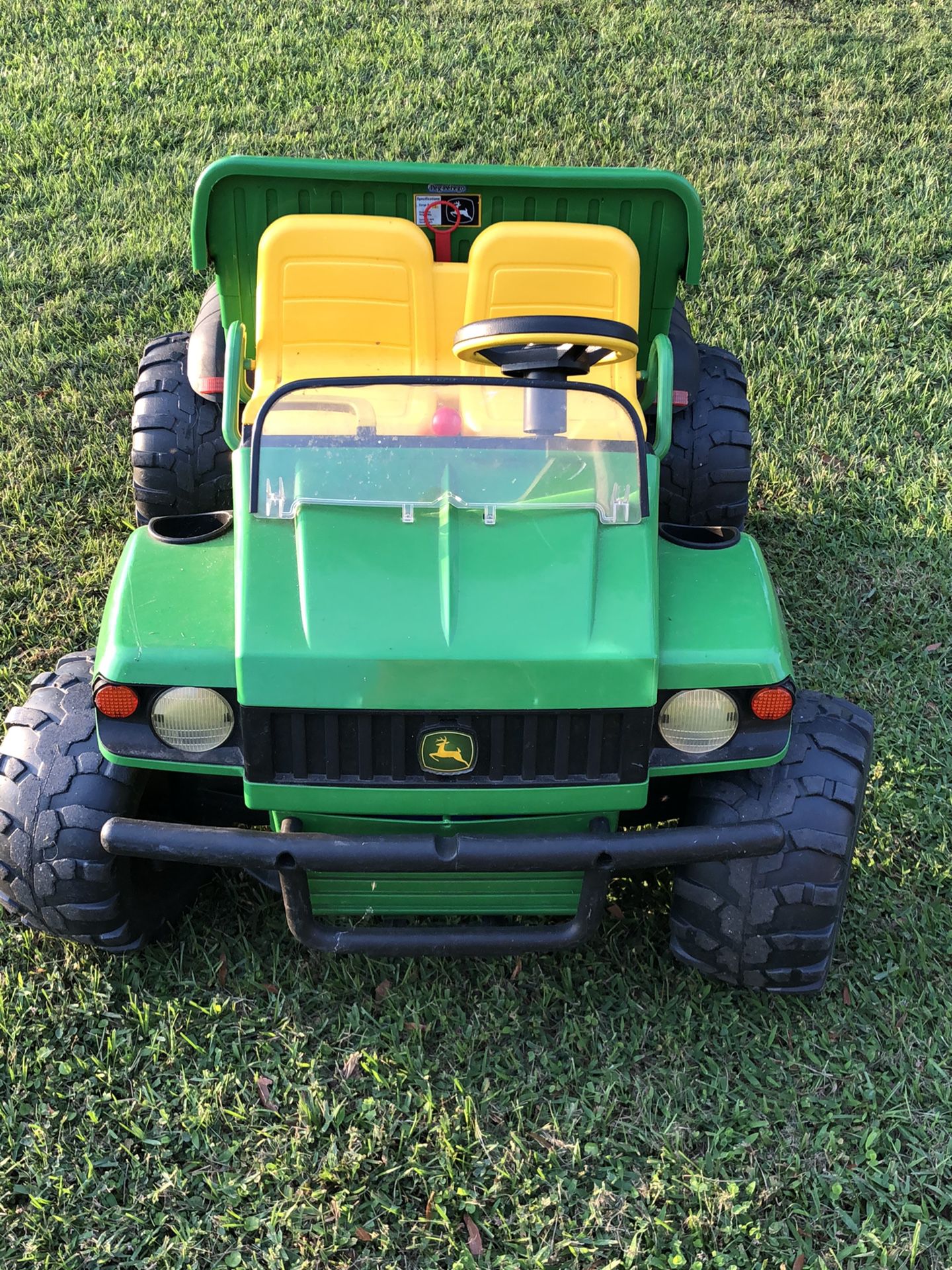 John Deere peg perego tractor 12 volt Ride on with brand new battery