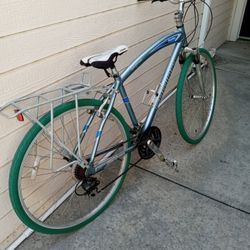Schwinn Street Comfort Bike