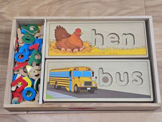 Melissa & Doug See & Spell Wooden Educational Toy with 8 Double-Sided Spelling Boards