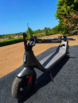 Phantom A10 Smart Electric Scooter – Brand New