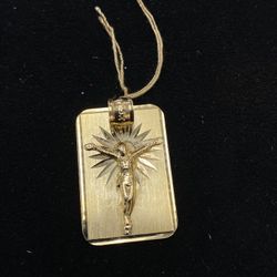 14k Gold Religious Pendant 5.5G