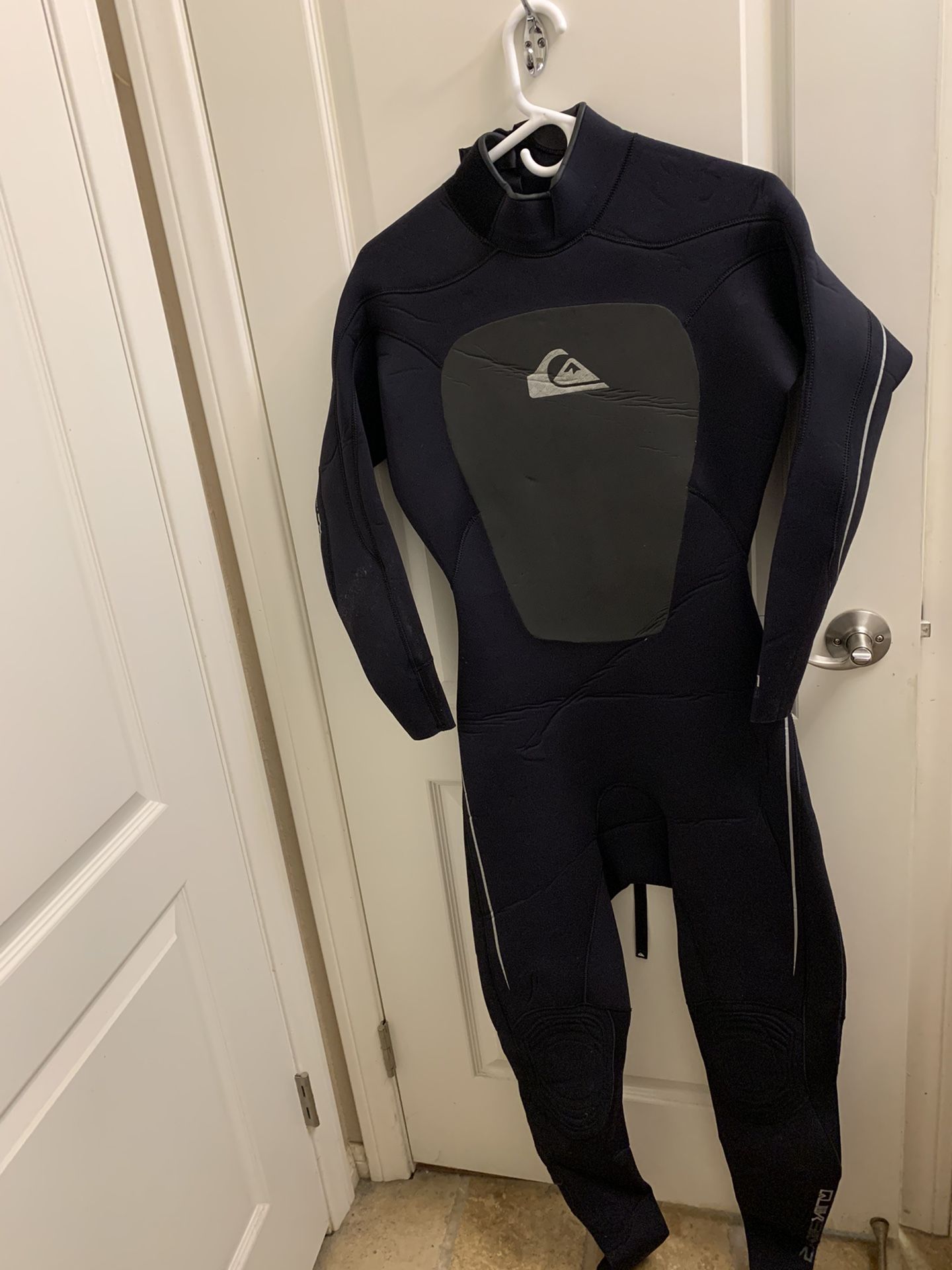 Quicksilver wetsuit full suit 3/2 large