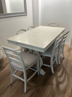 Dining room table