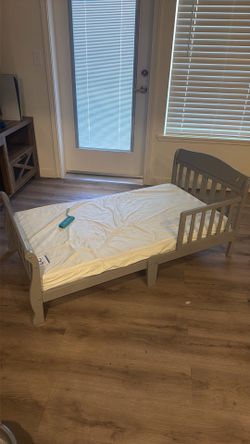 Toddler bed