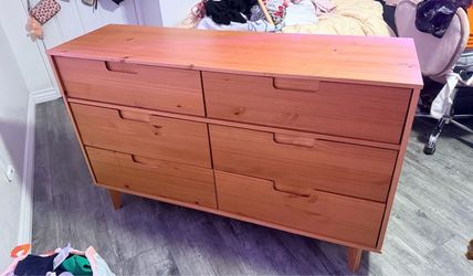 Dresser free