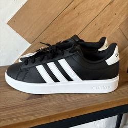Adidas Men’s Size 9