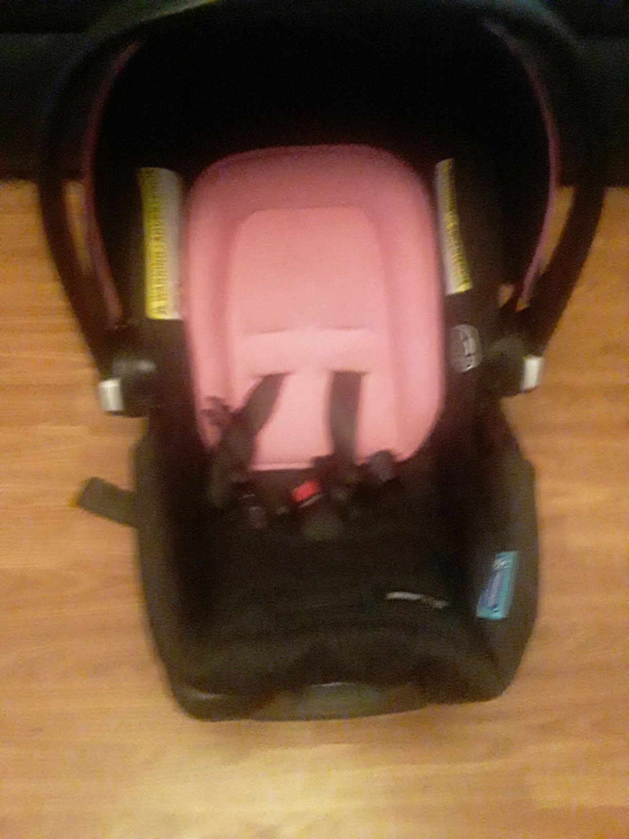 New Graco Snugride 35 lite Infant carseat