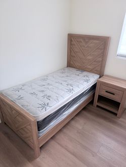 Twin size pillow top bamboo brand mattress new