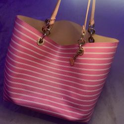 Pink and white striped Tommy Hilfiger  bag with gold hardware #stripedbag