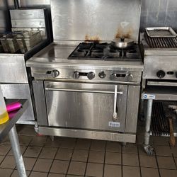 Commercial Owen 4 Burner