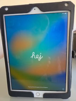 IPad 5th Generation 32GB Model1822 with Leather Case.