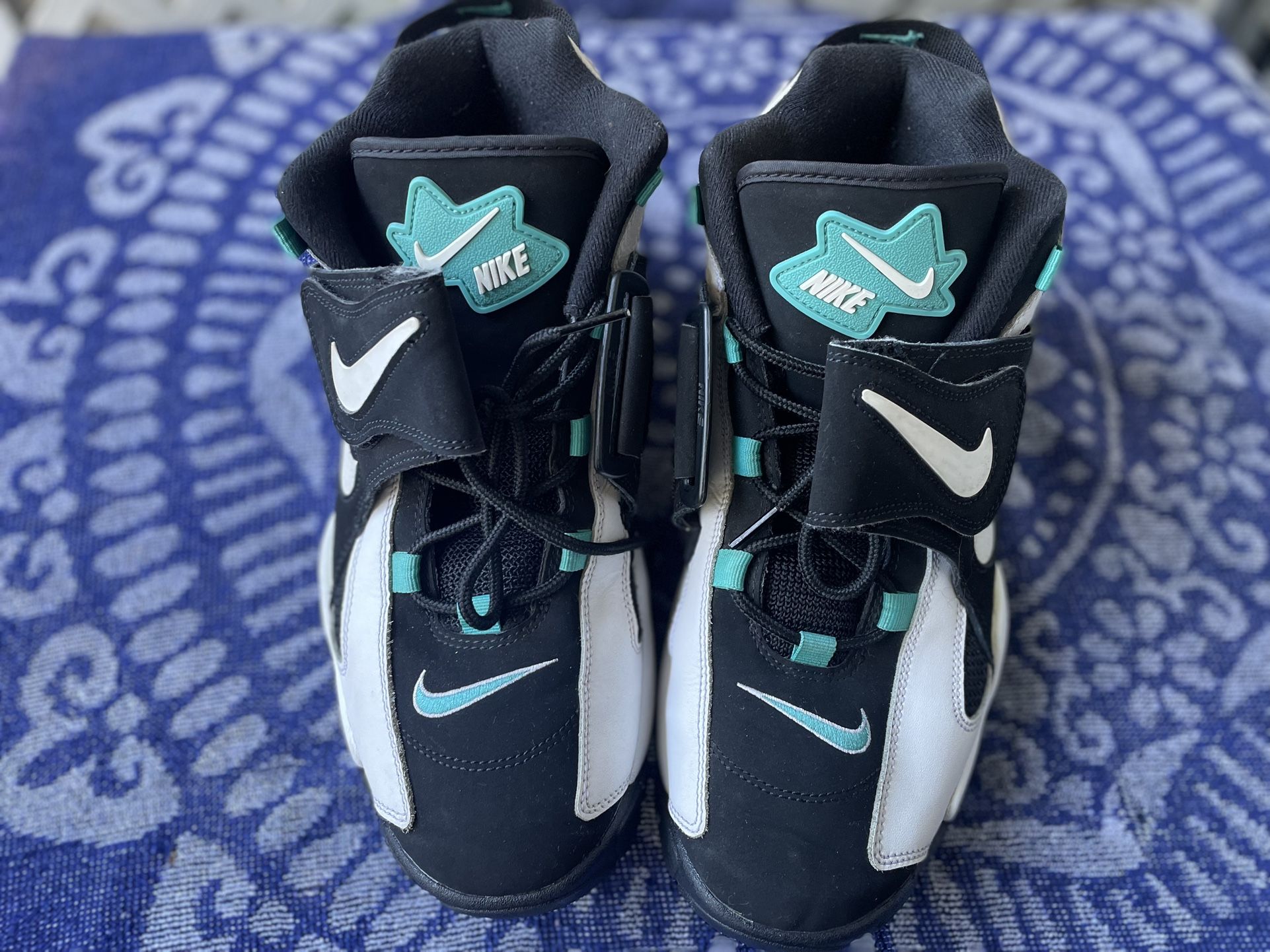 10.5 Nike Air Barrage Mid Black White Cabana