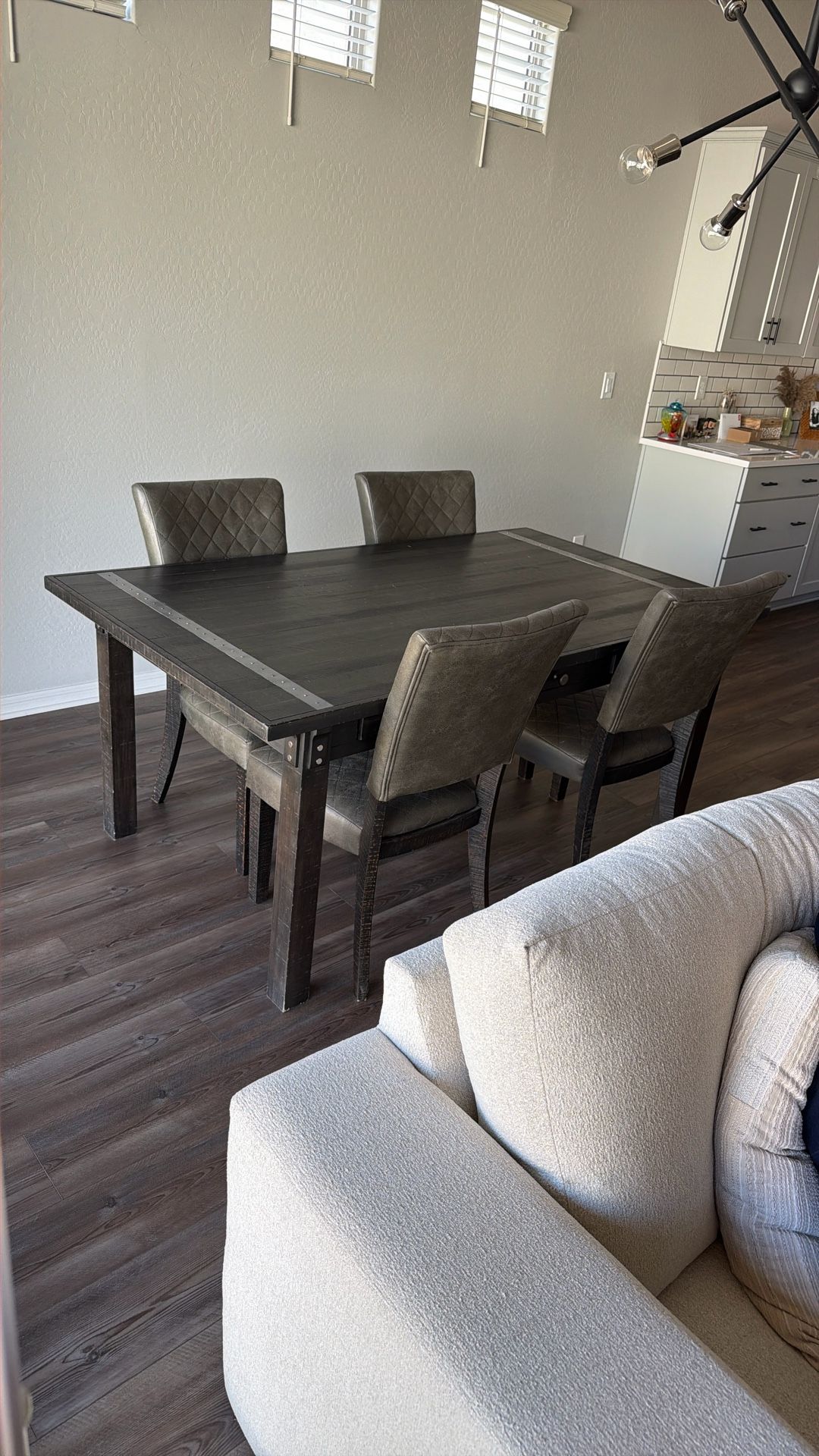 Dining Table & Chairs