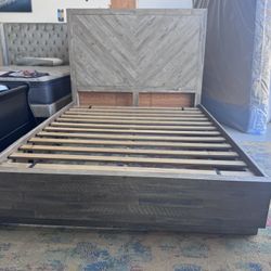 Designer Wood Queen Platform  Bed Frame NEW!