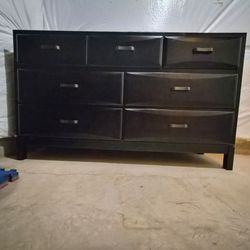 Ashley Furniture Kira 7-Drawer Dresser - Dark Espresso