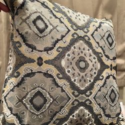 Set Of 4 Pillows (Selling Together) $20