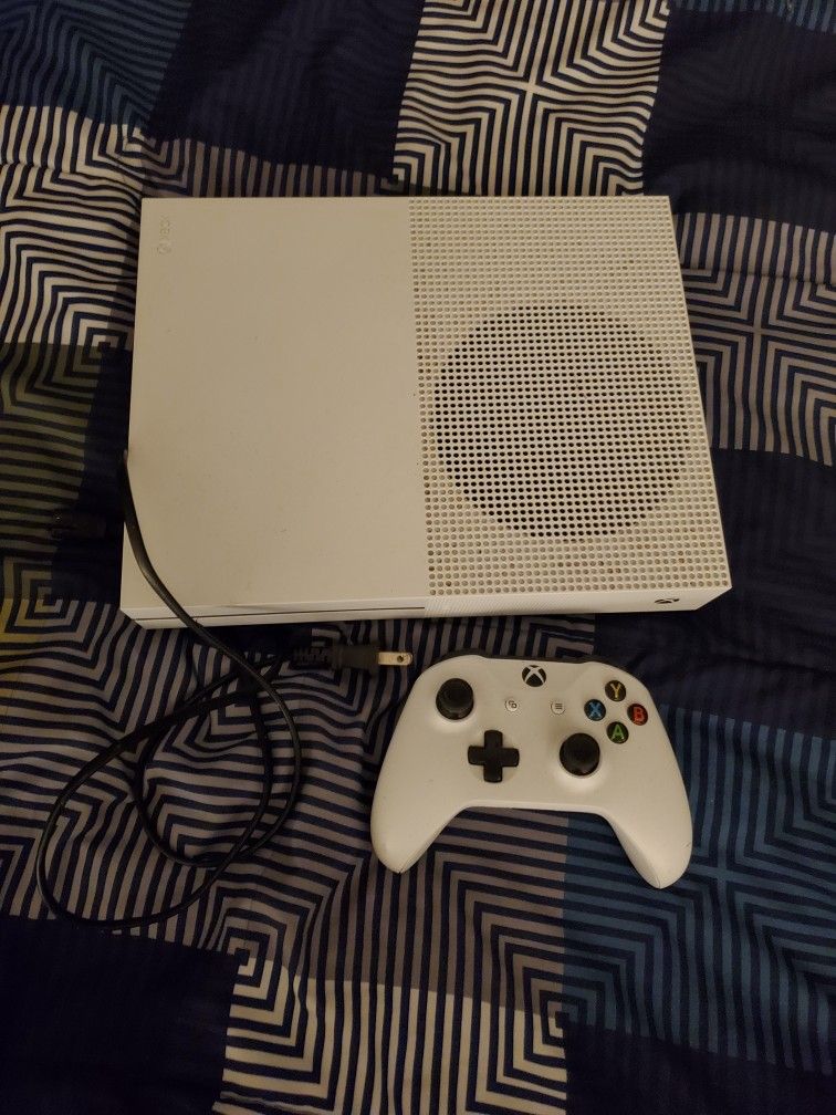 Xbox One S. Great Condition.