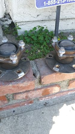 Wheel hubs for Toyota Corolla 2005