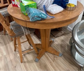 High table with 4 swivel chairs