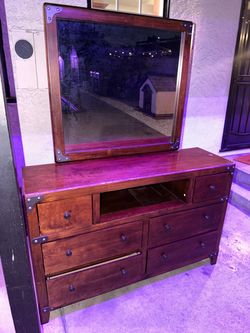 Dresser