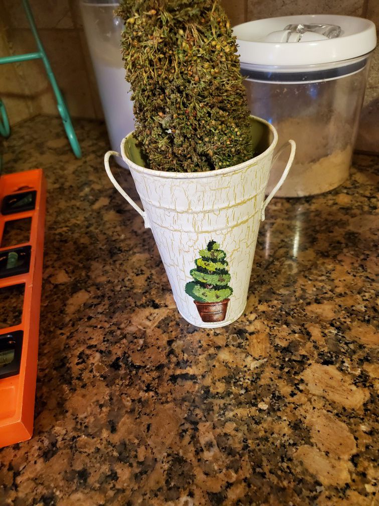 Small decorative planter