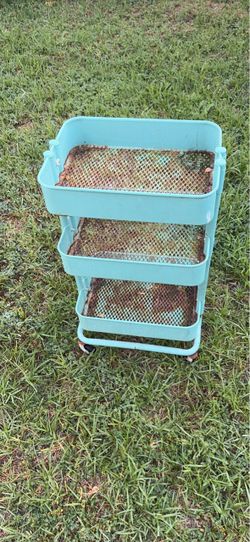 Three tiered Stand with rollers