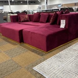 Oversize Three-Piece Sectional + Free ottoman