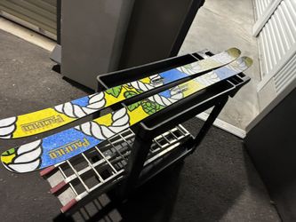 Skis