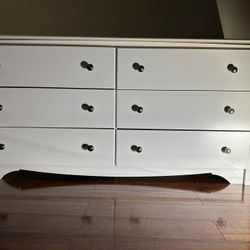 6 Drawer White Dresser