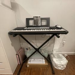 Yamaha Keyboard With Stand And Headphones