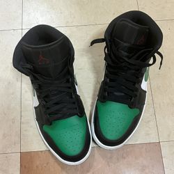 Pine Green Jordan 1 Mid 