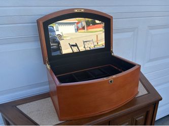 Jewelry holder