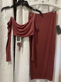 Posh Shop Women Rose Two Piece Skirt Set