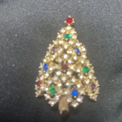 Christmas tree brooch