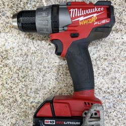 Milwaukee M18 Drill/Driver with 2.0 Battery