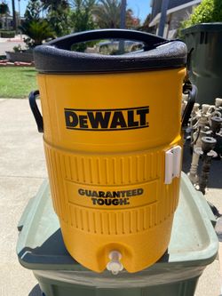 Dewalt Igloo