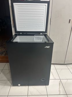 Arctic King 5 cu ft Chest Freezer - PENDING