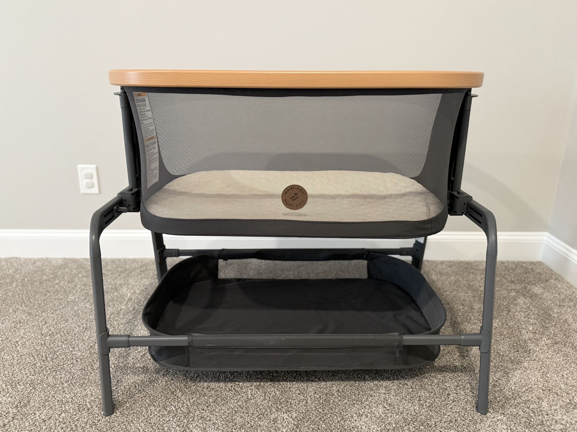 Maxi Cosi Iora Bassinet Amazing Condition 