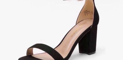 DREAM PARIS SIZE 6.5 BLACK SUEDE HEELS