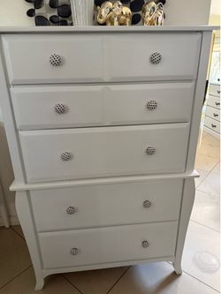 Dresser 35-1/2” long 18” wide and 53” tall in good condition